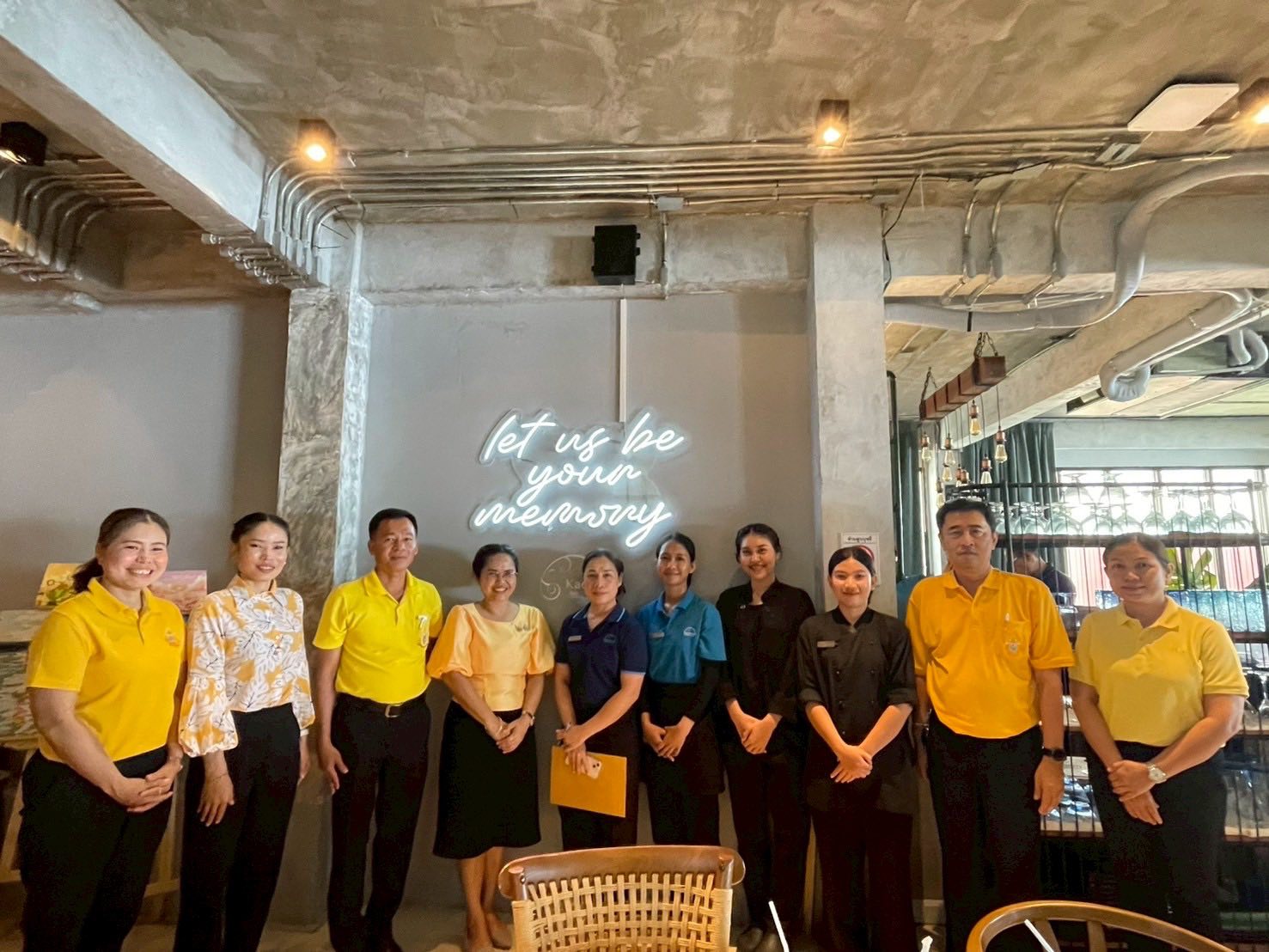 งานแนะแนวฯ ออกพื้นที่ติดตามผู้สำเร็จการศึกษาในสถานประกอบการ ภายใต้โครงการ พัฒนาและยกระดับการติดตามผู้สำเร็จการศึกษาอาชีวศึกษาและภาวะการมีงานทำประจำปีการศึกษา 2567