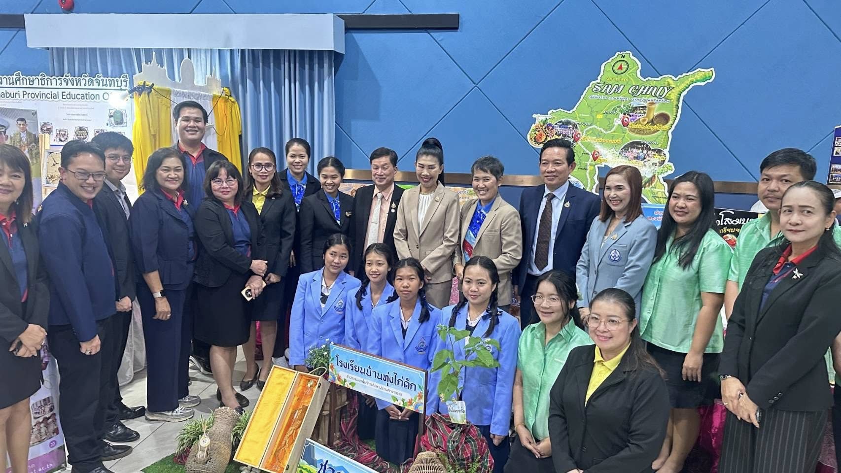 ร่วมมหกรรมแสดงผลงาน We are the one : จับมือไว้แล้วไปด้วยกัน One Thailand, One Education: United for Innovation and Joyful Learning และเข้ารับรางวัลเชิดชูเกียรติจากกระทรวงศึกษาธิการ