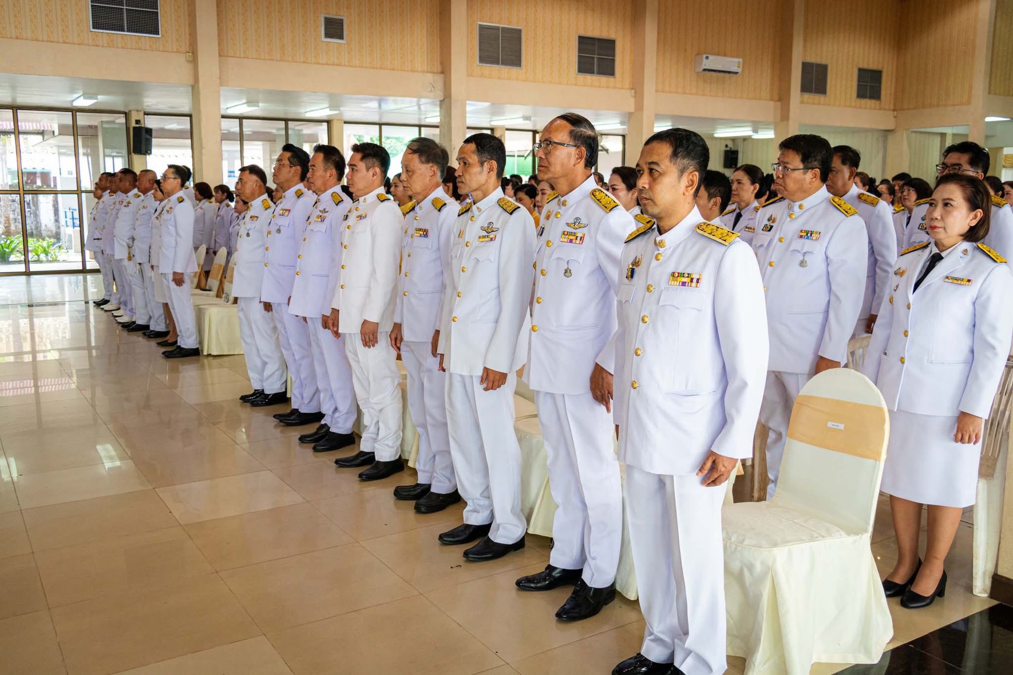 พิธีวางพวงมาลาถวายราชสักการะ พระบาทสมเด็จพระบรมชนกาธิเบศร มหาภูมิพลอดุลยเดชมหาราช บรมนาถบพิตร เนื่องในวันนวมินทรมหาราช