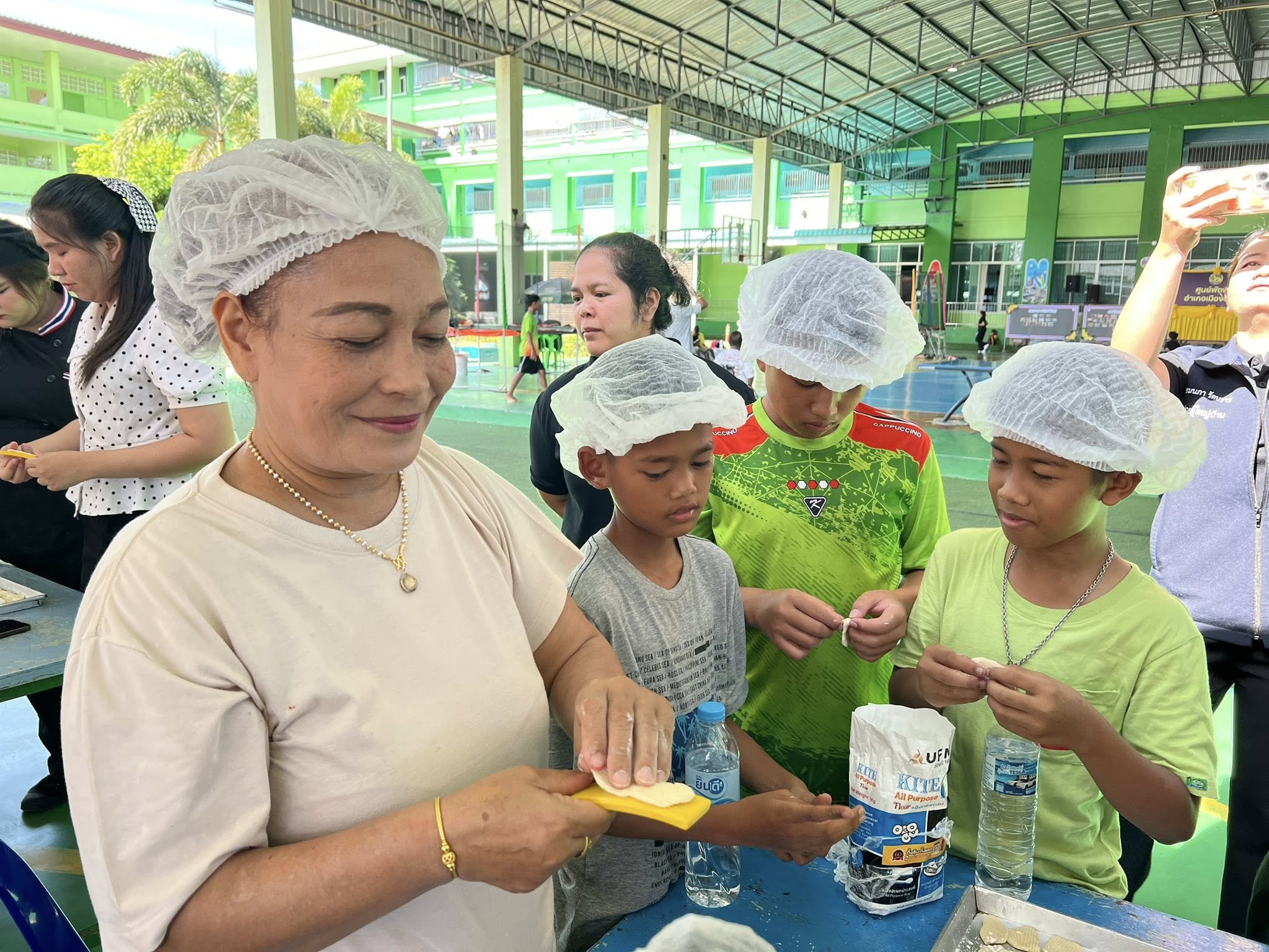 กิจกรรมฝึกอบรมส่งเสริม 108 อาชีพ แก่ประชาชนในศูนย์พักพิงชั่วคราว จังหวัดตราด